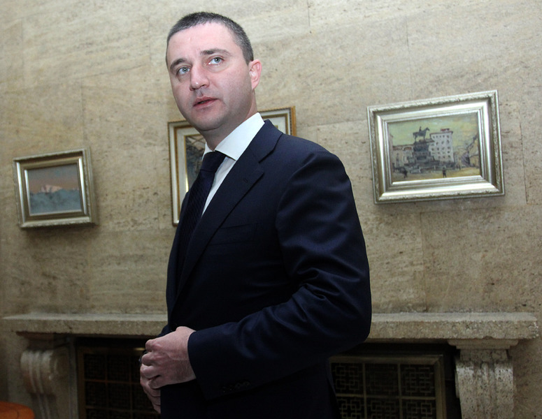 Горанов предизвика Искров към оставка, той мълчи