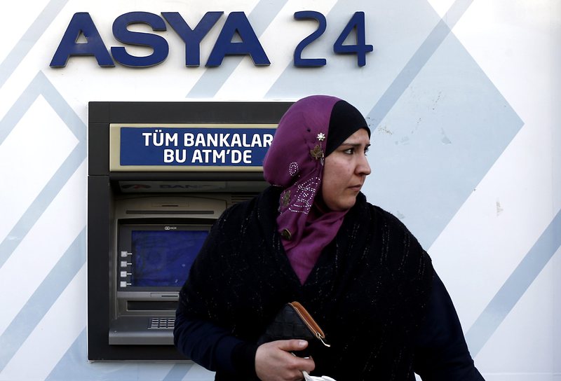 Според сегашното съобщение турският Фонд за гарантиране на депозитите е поел пълен контрол над Банка Asya