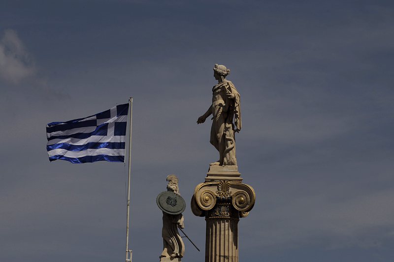 Twitter разведрява гръцката криза с песни