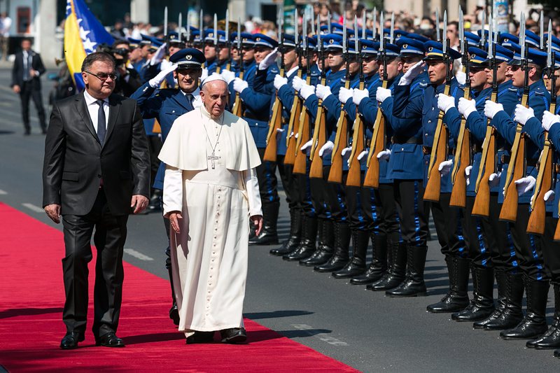 Сараево е под обсада заради визитата на папата