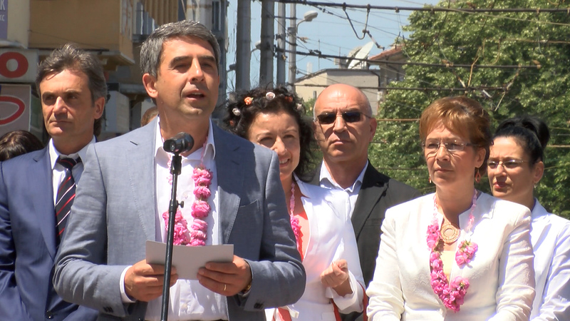 Плевнелиев подкрепи Празника на розата за ЮНЕСКО