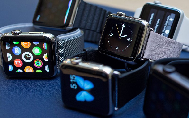 Умният часовник Apple Watch е смятан за безполезен от всеки трети потребител