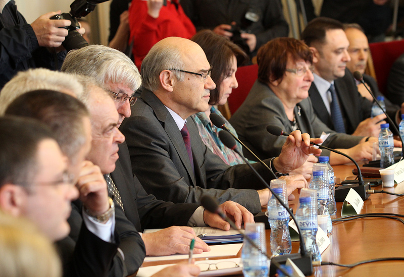 Съставът на КЕВР може да бъде сменен - "и без това им е изтекъл мандатът", каза премиерът Борисов (снимка архив)