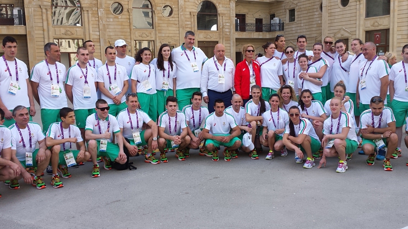 Министър Кралев се срещна с българските спортисти в Баку