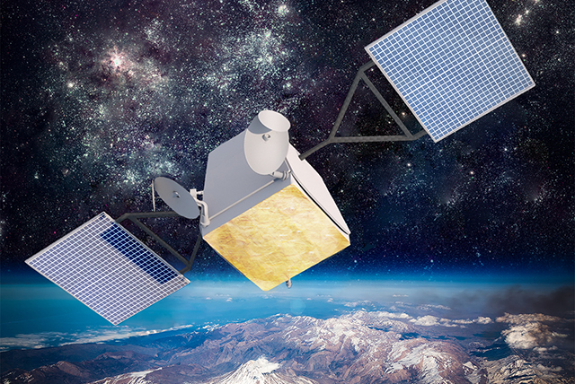 Сателитите са важен компонент от цялостната система за следене и подслушване