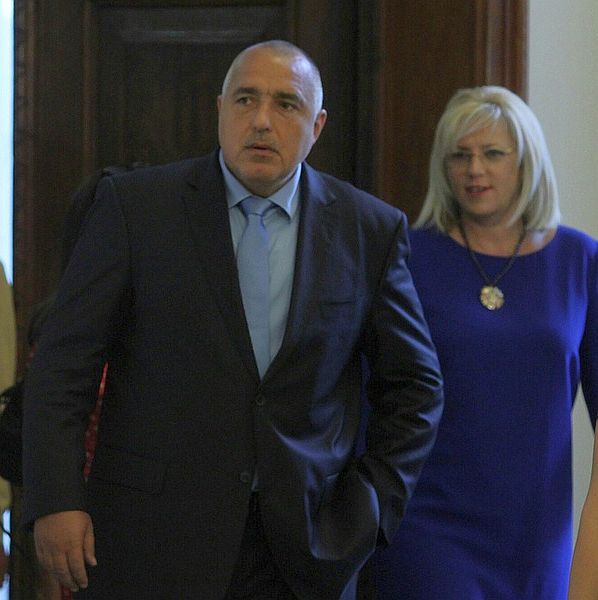 Премиерът Бойко Борисовсе срещна с европейския комисар по регионална политика Корина Крецу