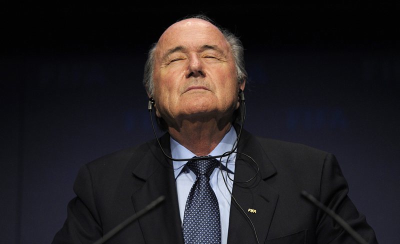 ФИФА иска доживотно наказание и за Сеп Блатер