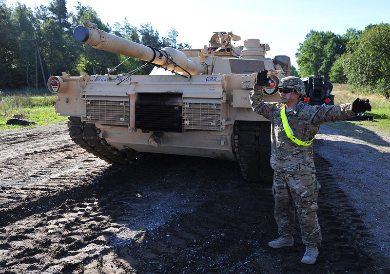 Танк M1A2 Abrams бе разтоварен преди седмица на летището в Бургас