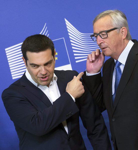 Алексис Ципрас и Жан-Клод Юнкер гледат с надежда към постигане на сделка и оставане на Гърция в еврозоната