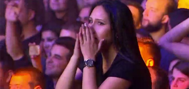 Слави търси момиче по кадри от концерта си в ”Арена Армеец”