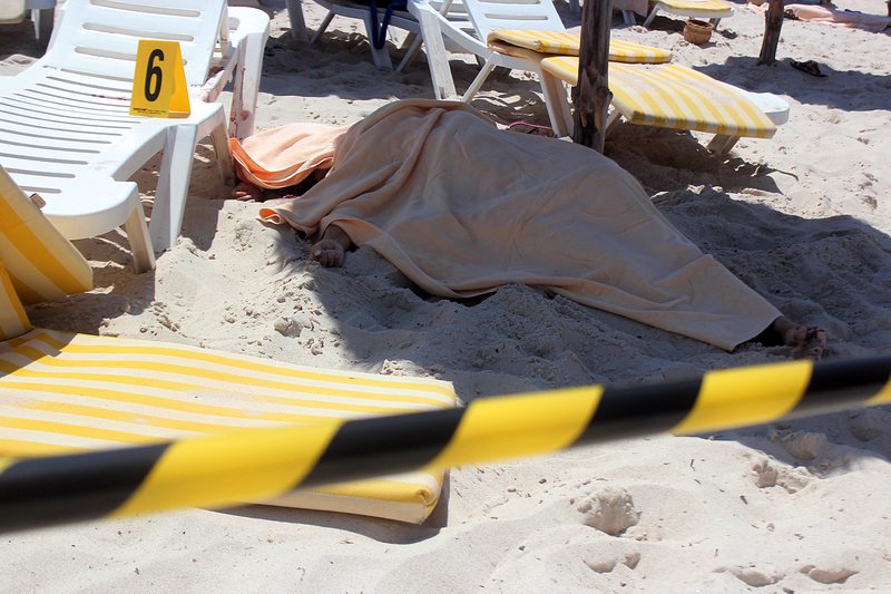 Труповете на част от жертвите се виждаха по плажа
