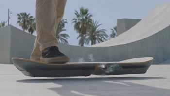 Lexus направи летящ скейтборд