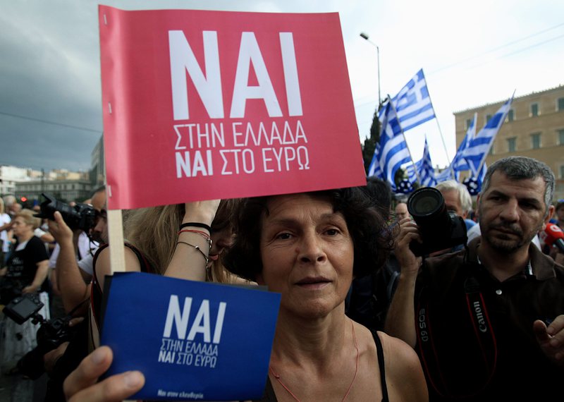 Демонстрантите в Атина: Ние оставаме в Европа