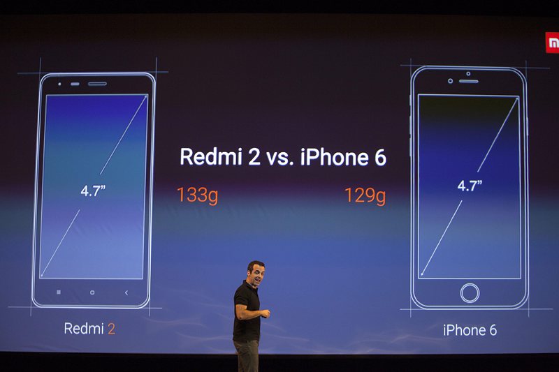 Вицепрезидентът на Xiaomi Хюго Бара представи в Сао Пауло смартфона Redmi 2