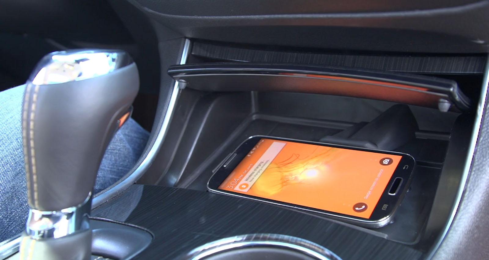 Новите Chevrolet-и ще охлаждат смартфона ви (видео)