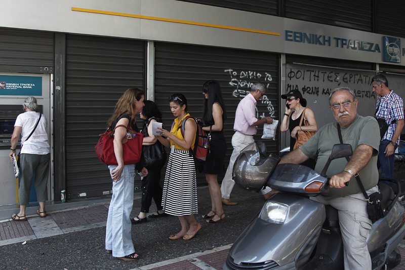 Гръцките банки остават затворени още два дена