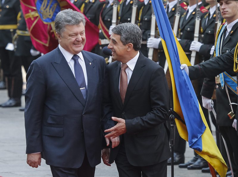 Росен Плевнелиев бе посрещнат от украинския президент Петро Порошенко
