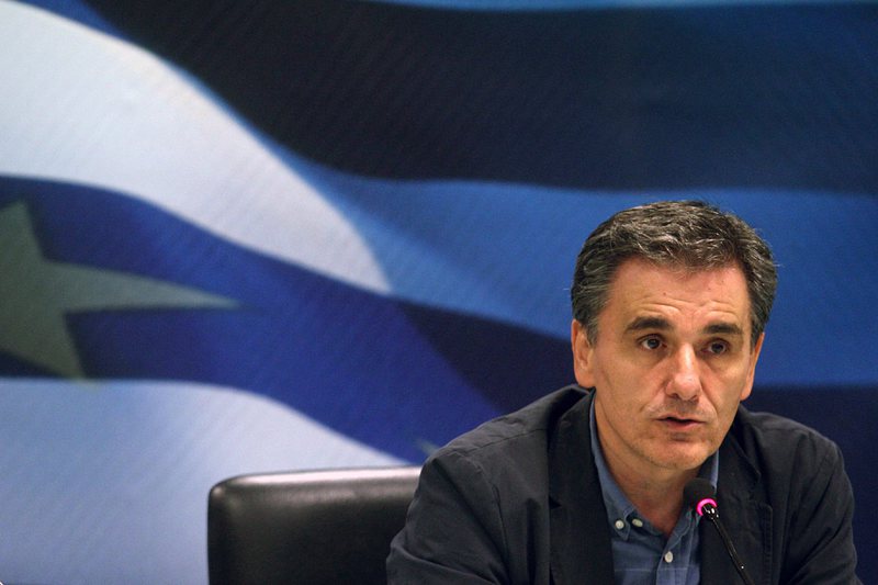 Новият гръцки финансов министър Евклидис Цакалотос е на ”огнено кръщение” в Брюксел, пишат в Гърция