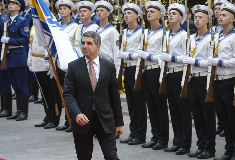 Росен Плевнелиев бе посрещнат с посрещнат с почести в Киев