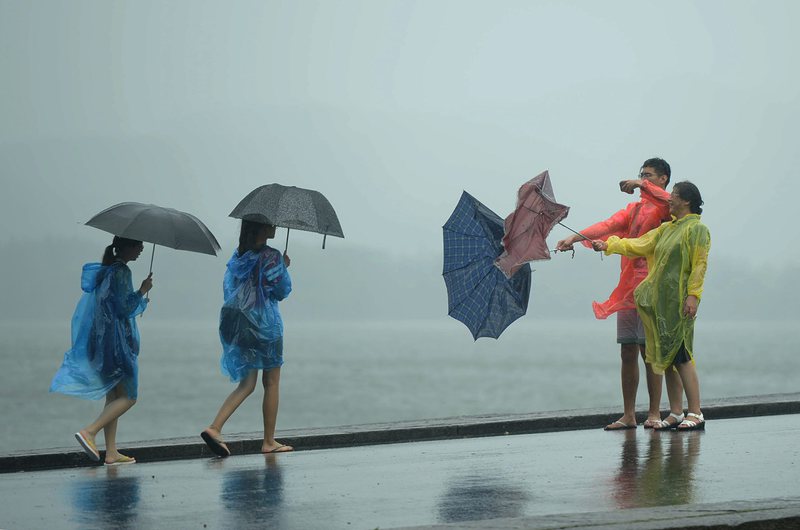 Над 1 милион са евакуираните в Китай заради тайфуна Чан-хом