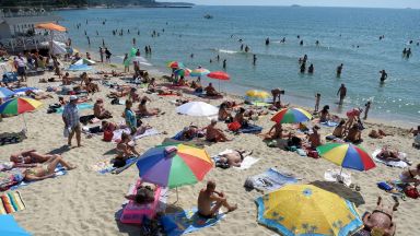 Над 50% от българите не могат да си позволят почивка това лято