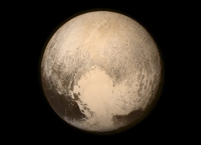НАСА получи първите детайлни снимки на Плутон