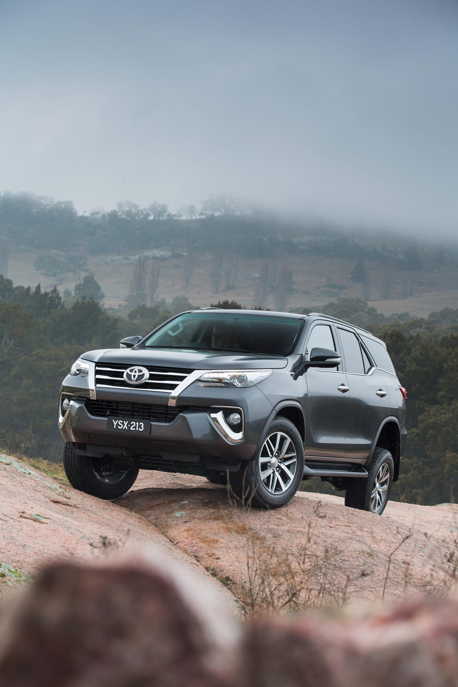 Това е новата Toyota Fortuner (галерия)