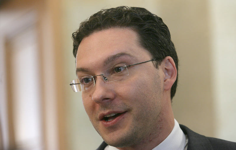 Външният министър Даниел Митов стана баща