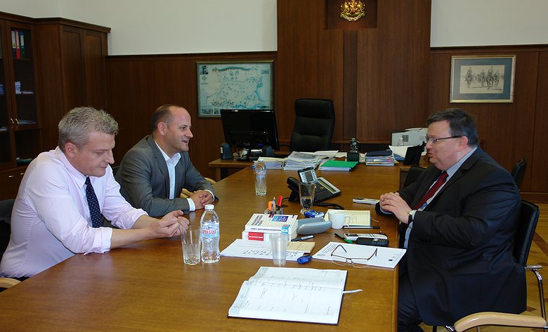 Здравният министър и лидерът на ДСБ бяха приети в кабинета на Сотир Цацаров