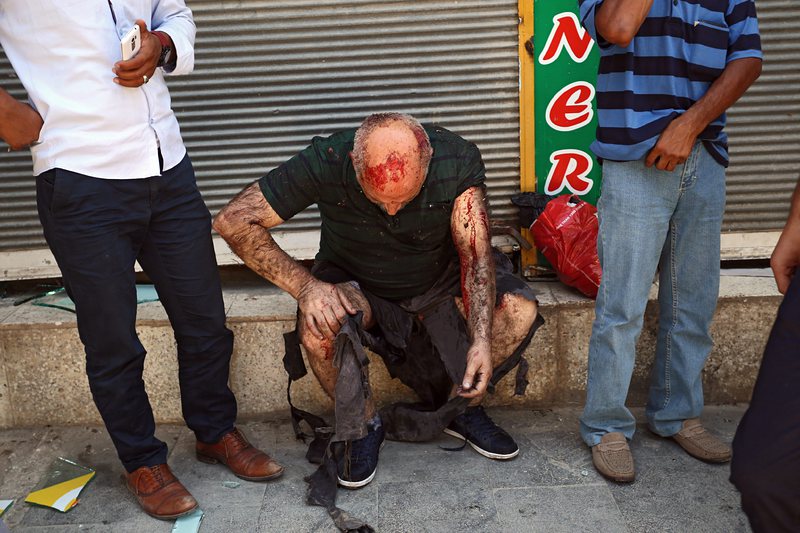 Кървав атентат в турския град Суруч до Сирия