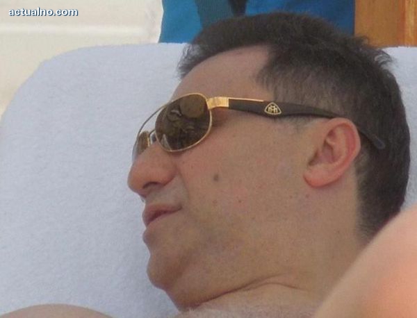 Слънчевите очила на Груевски взривиха Македония