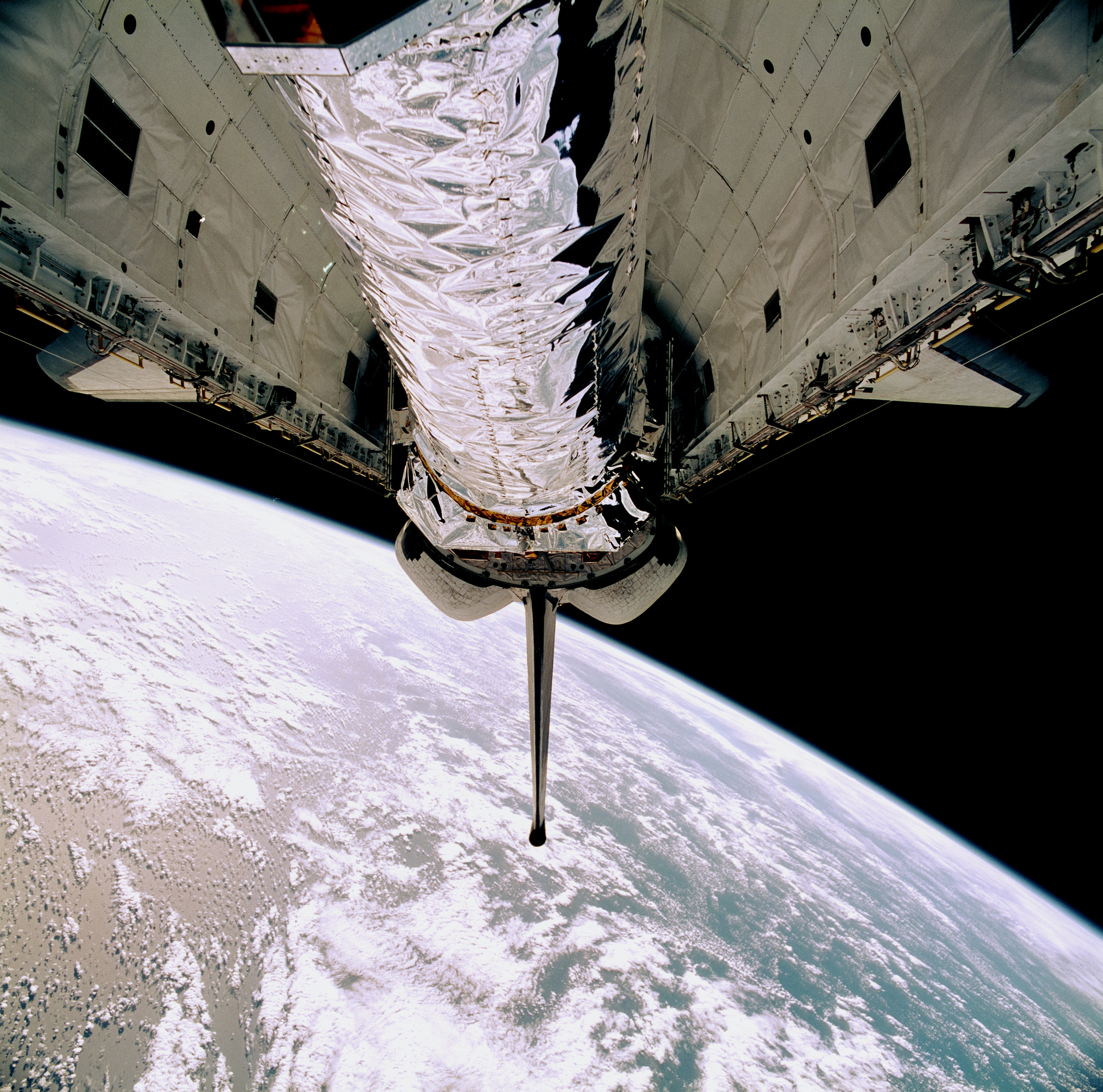 Обсерваторията ”Чандра” е изстреляна на 23 юли 1999 г. със совалката на НАСА ”Колумбия”