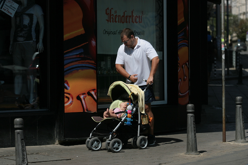 С детска количка по софийските улици – екстремен спорт