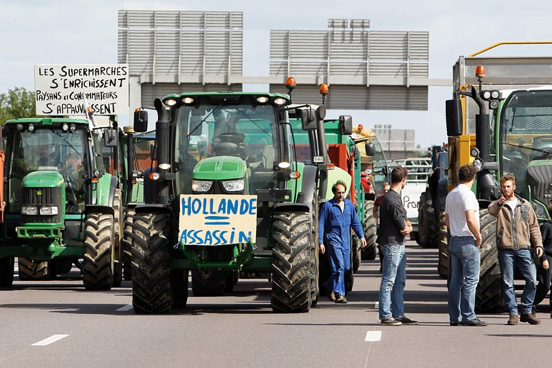 Фермерите пропускали камиони след проверка дали пренасят вносни стоки