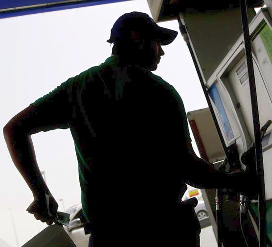 Крадци източиха 5 т дизел от бензиностанция