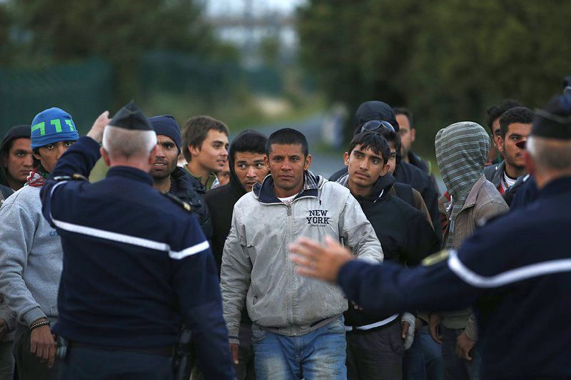 Имиграционният хаос във френския град Кале продължава