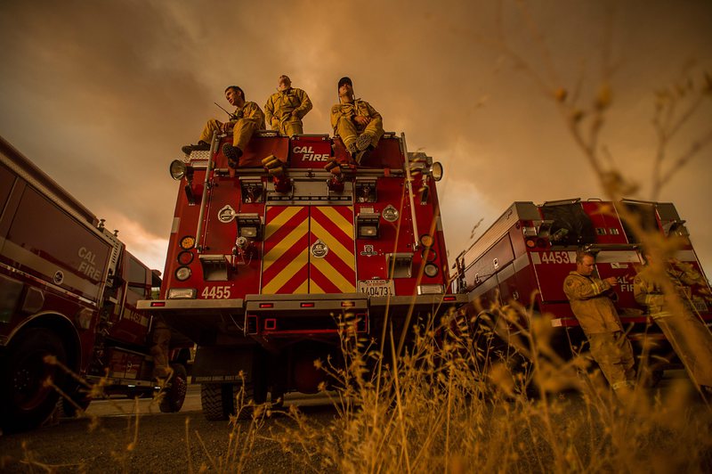 Пожари с незапомнен мащаб бушуват в Калифорния