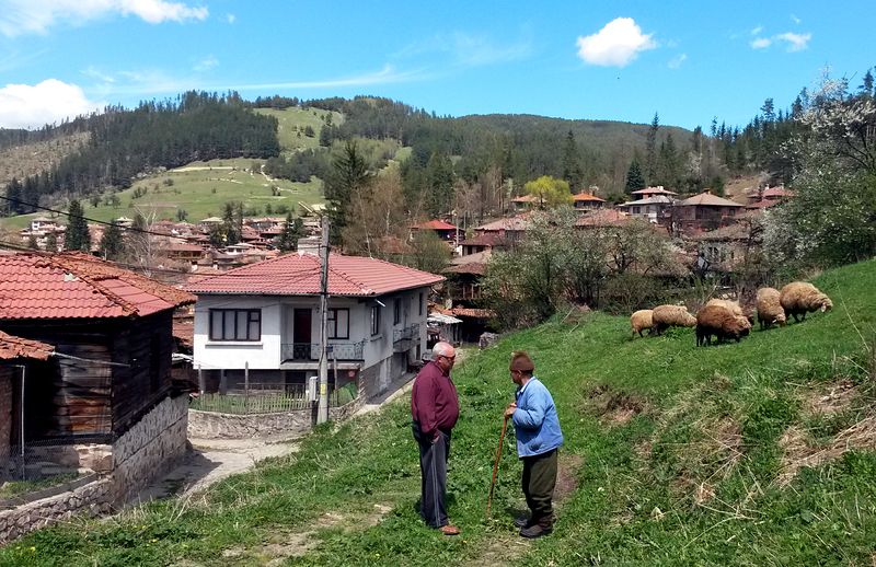 В Копривщица с носии, без GSM и без чалга