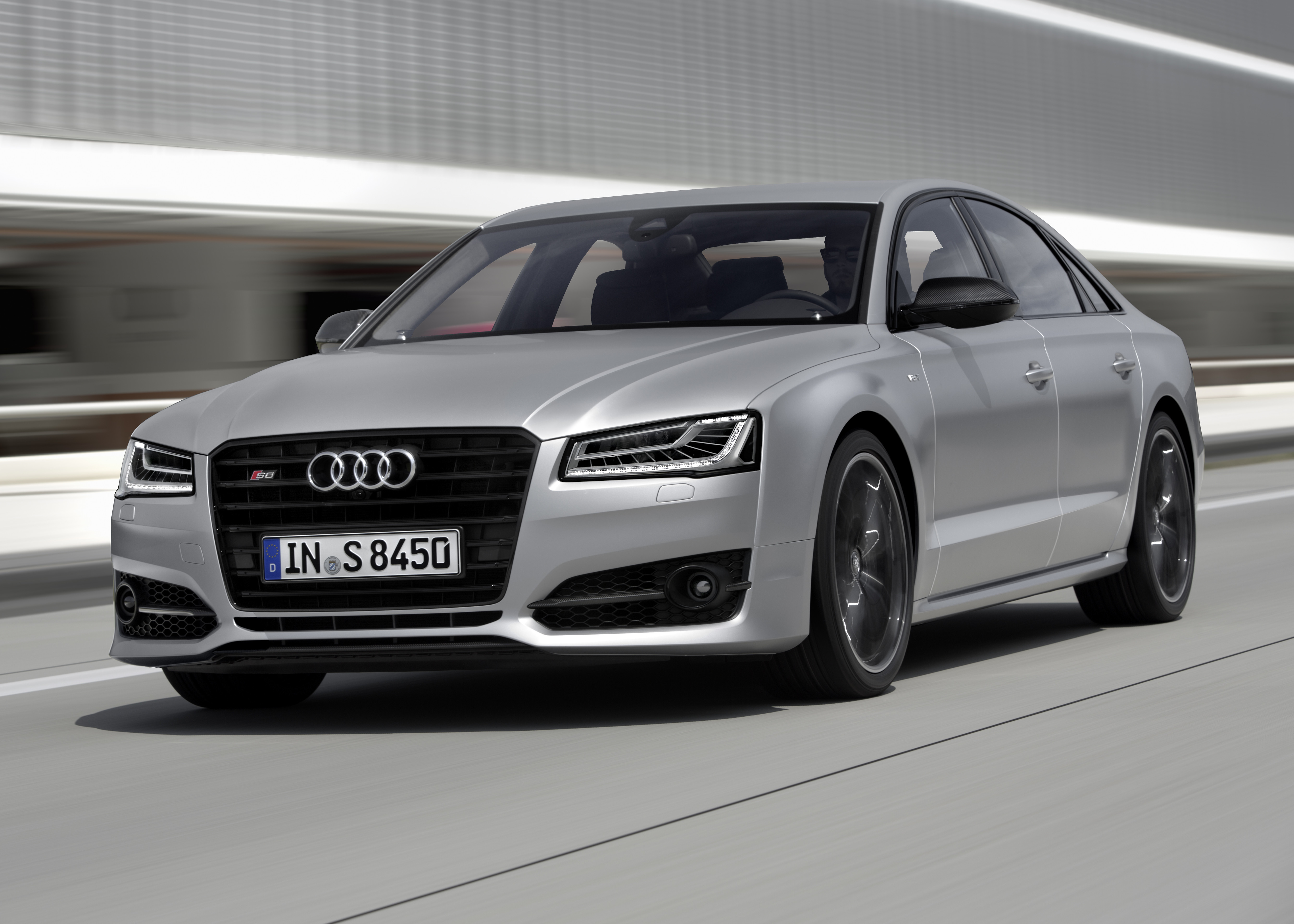 Audi разкри най-бързия си S модел (галерия)