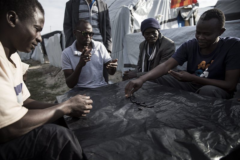 Мигранти в района на Кале