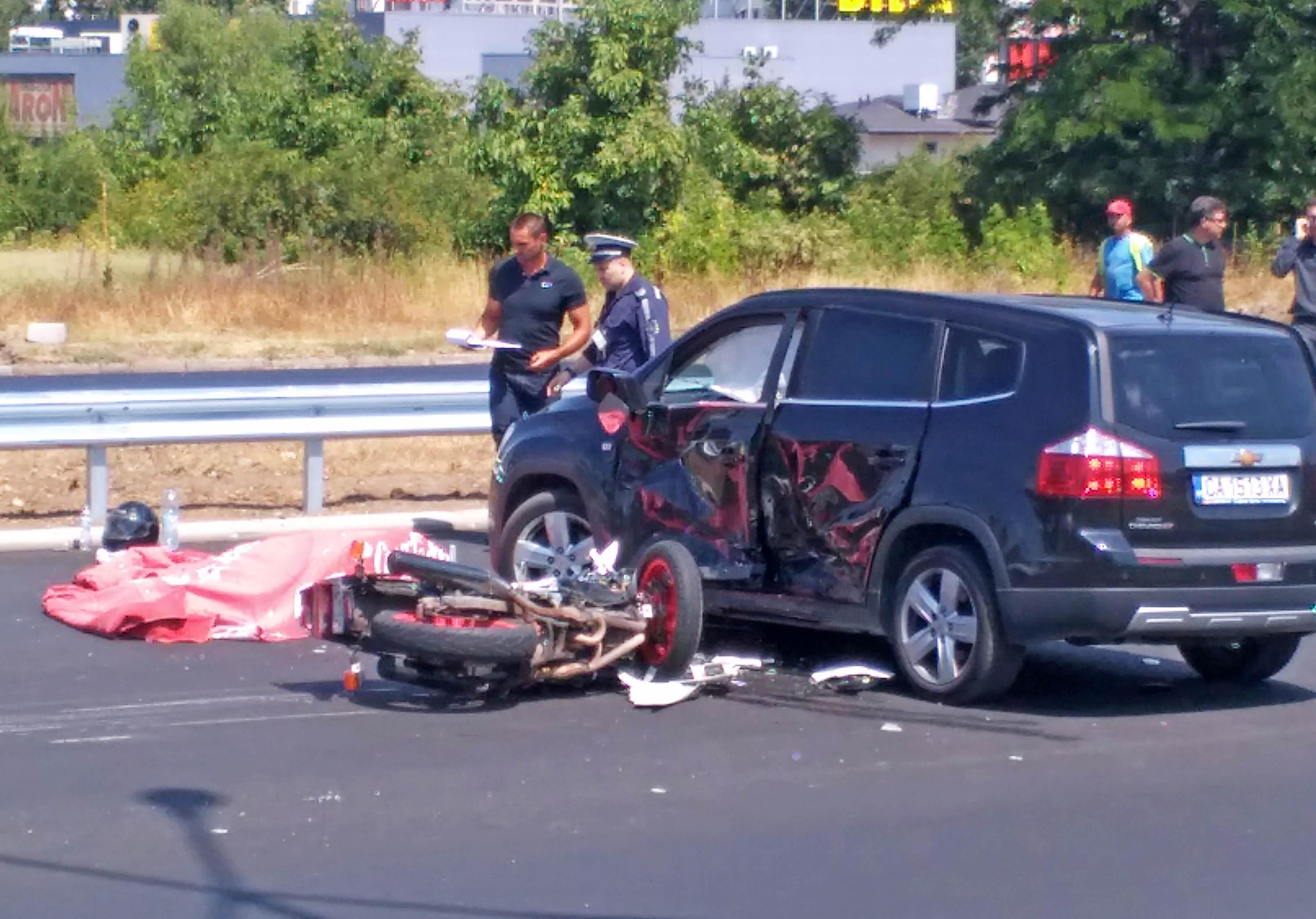 Моторист загина при катастрофа на ”Цариградско шосе” в София