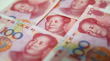 Защо китайската валута се обезценява?