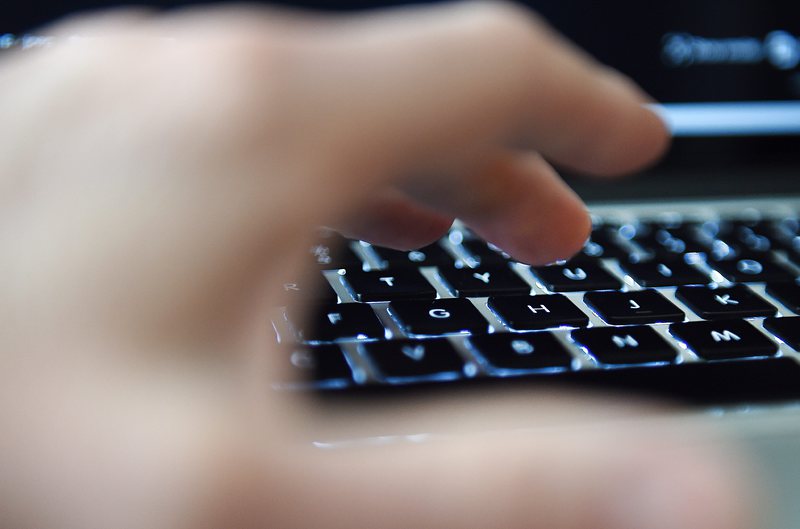 На десет души са предявени обвинения във връзка с атаки