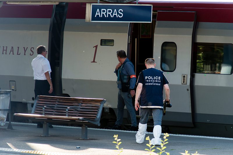 Френските служби за сигурност задържаха терорист във влака Амстердам-Париж