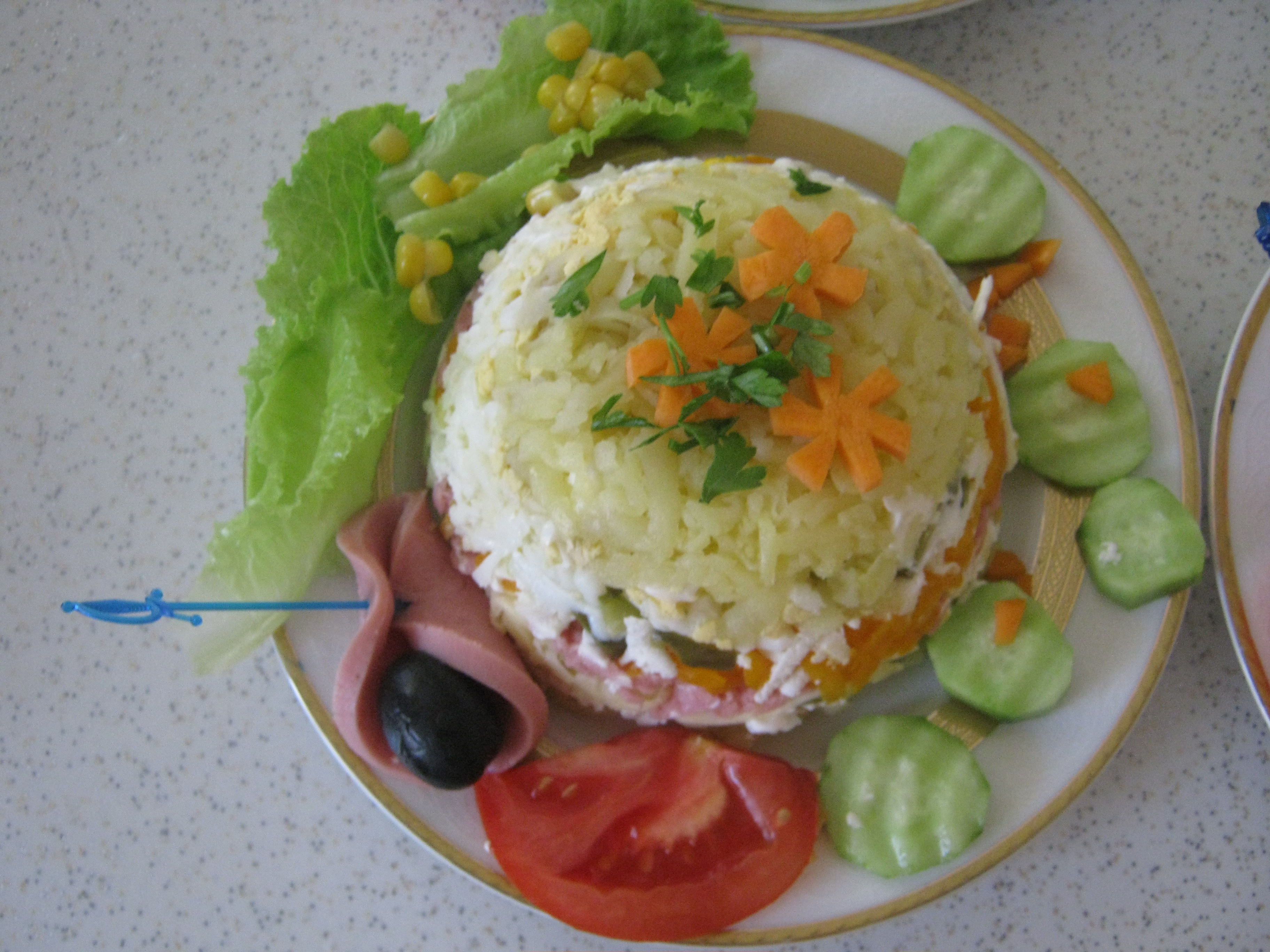 Лека салата на пластове