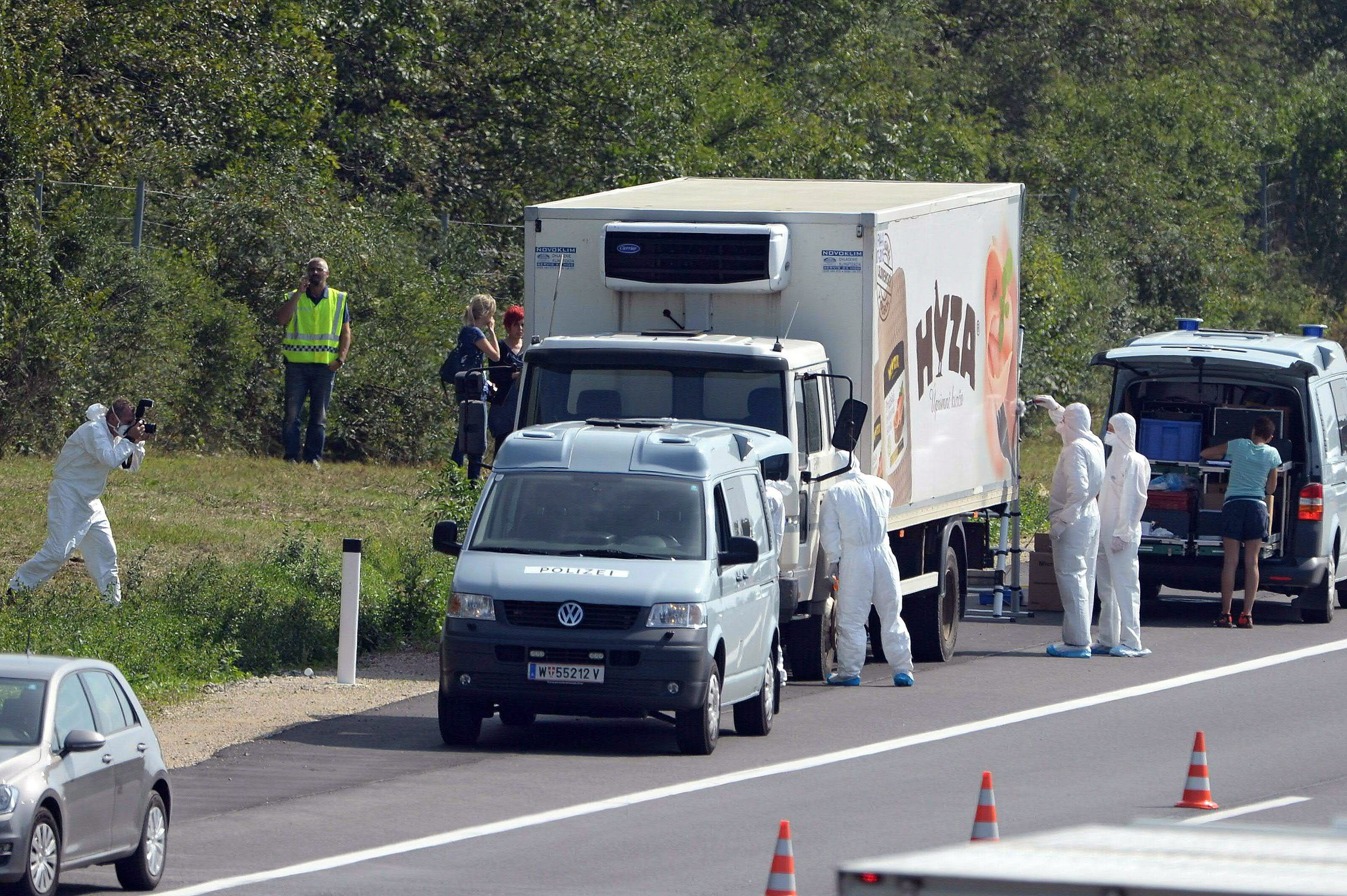 Камионът с бежанци бе открит в Австрия миналата седмица