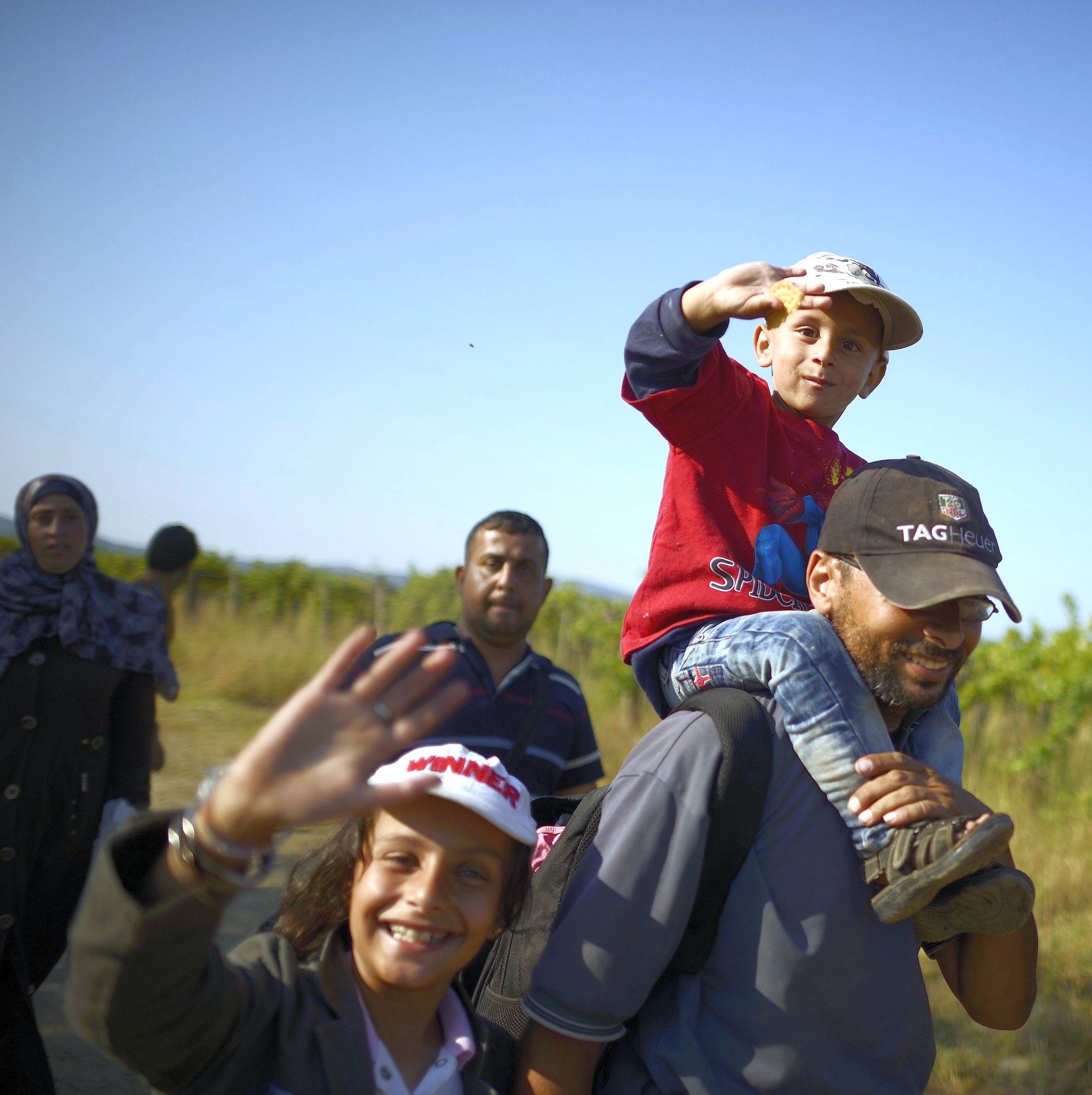 Масово сбиване на бежанци на гръцко - македонската граница