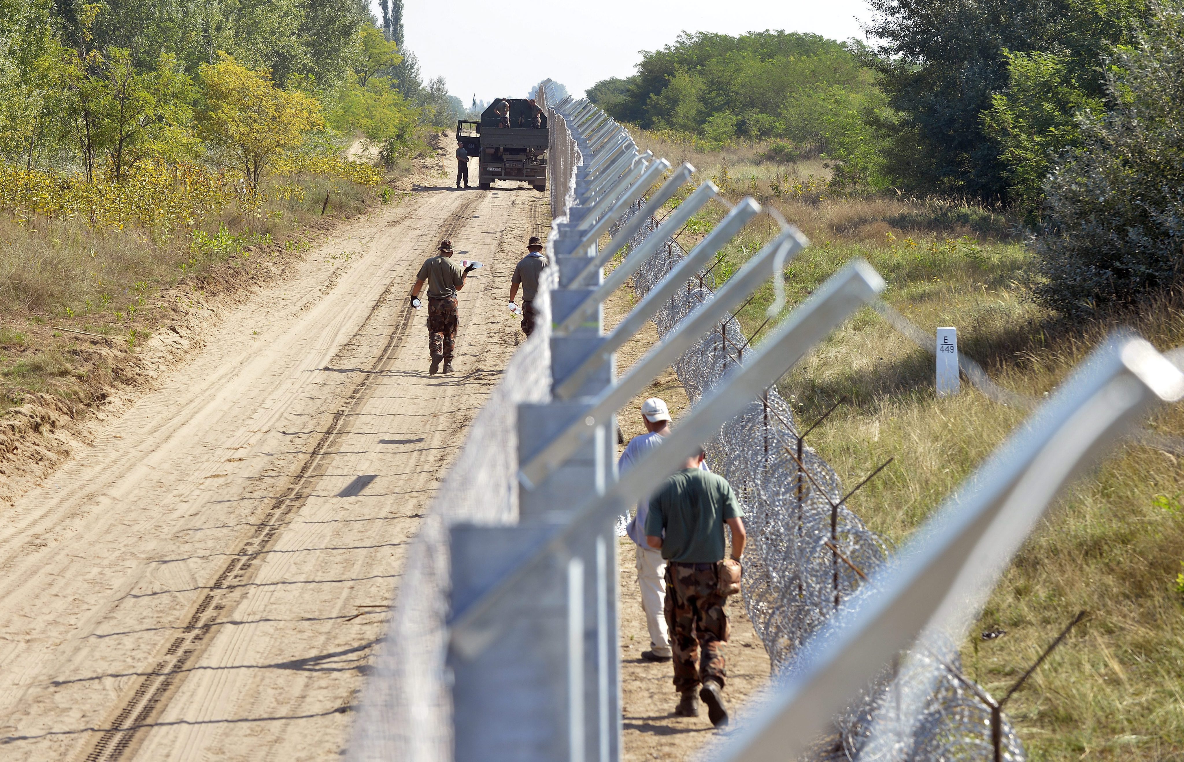 Оградата срещу бежанците в Унгария
