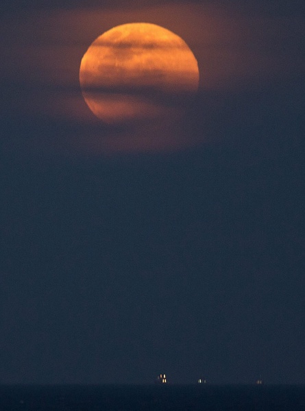 Наблюдаваме Супер Луна и пълно лунно затъмнение