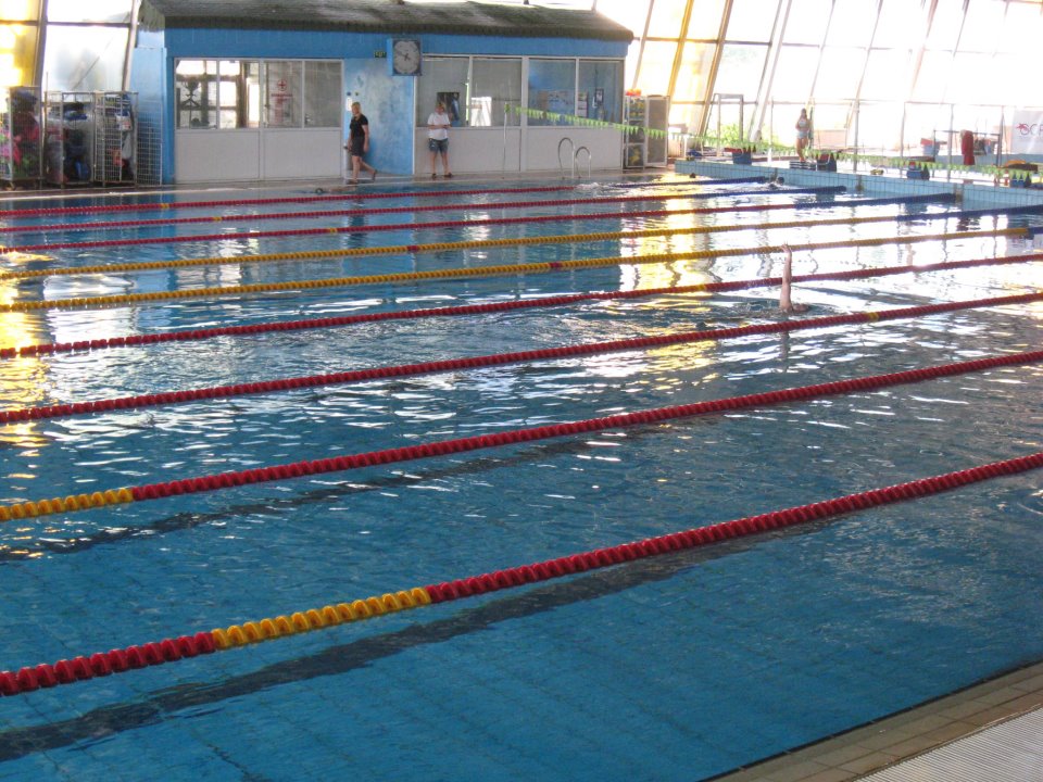 Спортното министерство взема басейн ”Спартак”